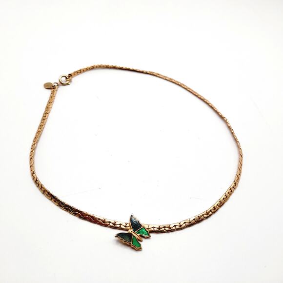 Vintage Avon Butterfly Necklace Gold Tone Green Enamel Accent 14 3/4 Inch - Picture 6 of 9